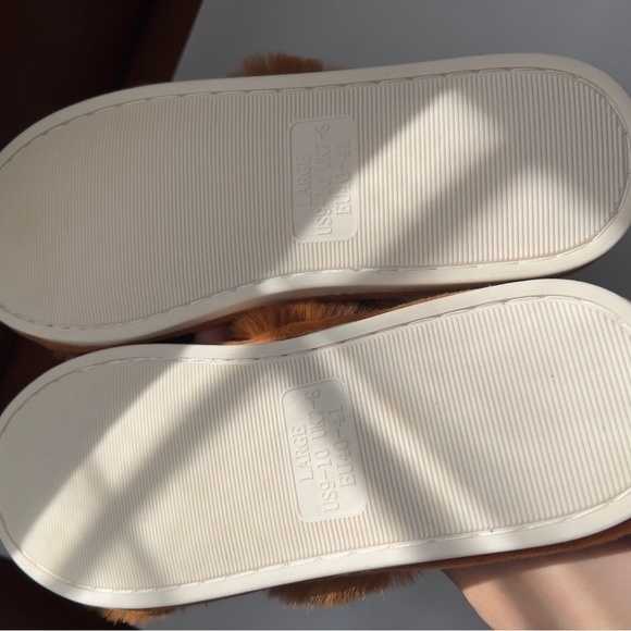 Parlovable Women's Cross Band Fuzzy Soft Plush Furry Slippers Indoor L 9/10 NWT - Picture 7 of 11